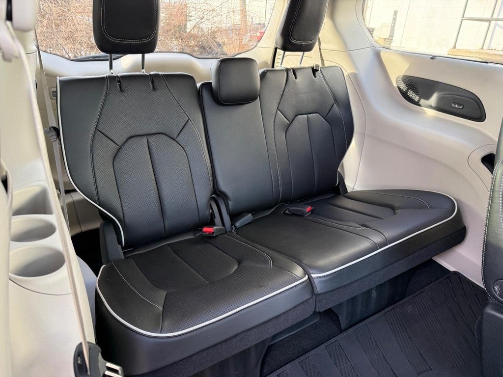 2024 Chrysler Pacifica Limited FWD