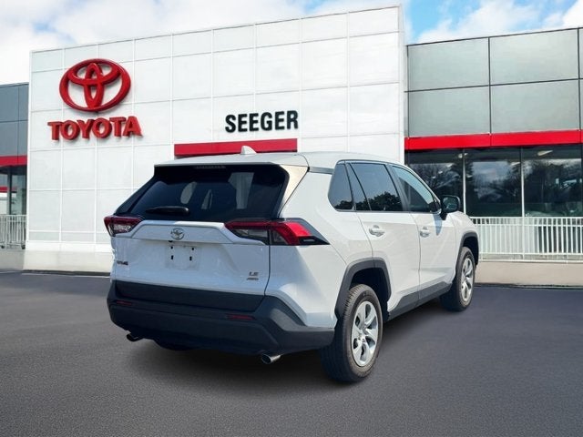 2022 Toyota RAV4 LE
