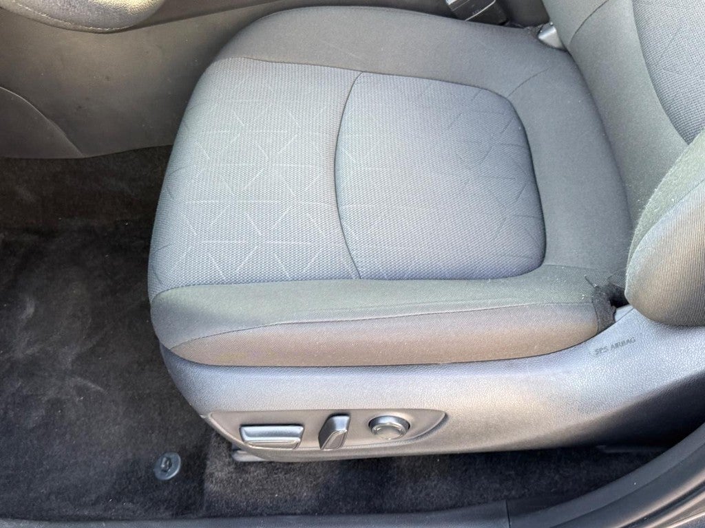 2025 Toyota RAV4 XLE AWD (Natl)