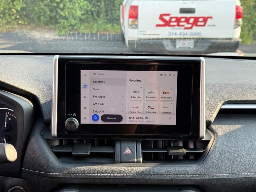 2025 Toyota RAV4 XLE