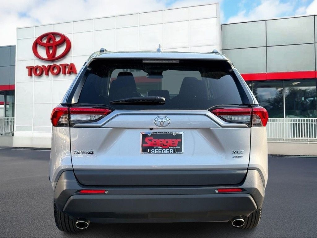 2025 Toyota RAV4 XLE