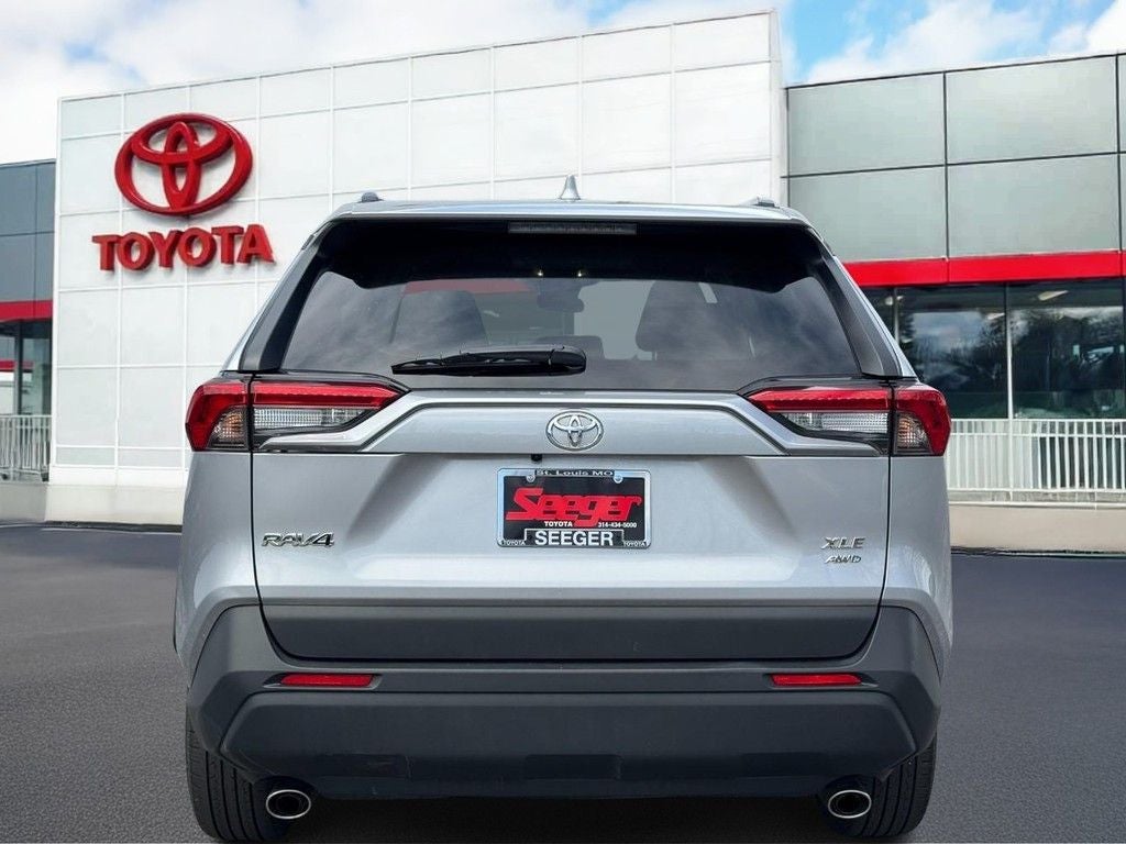 2025 Toyota RAV4 XLE