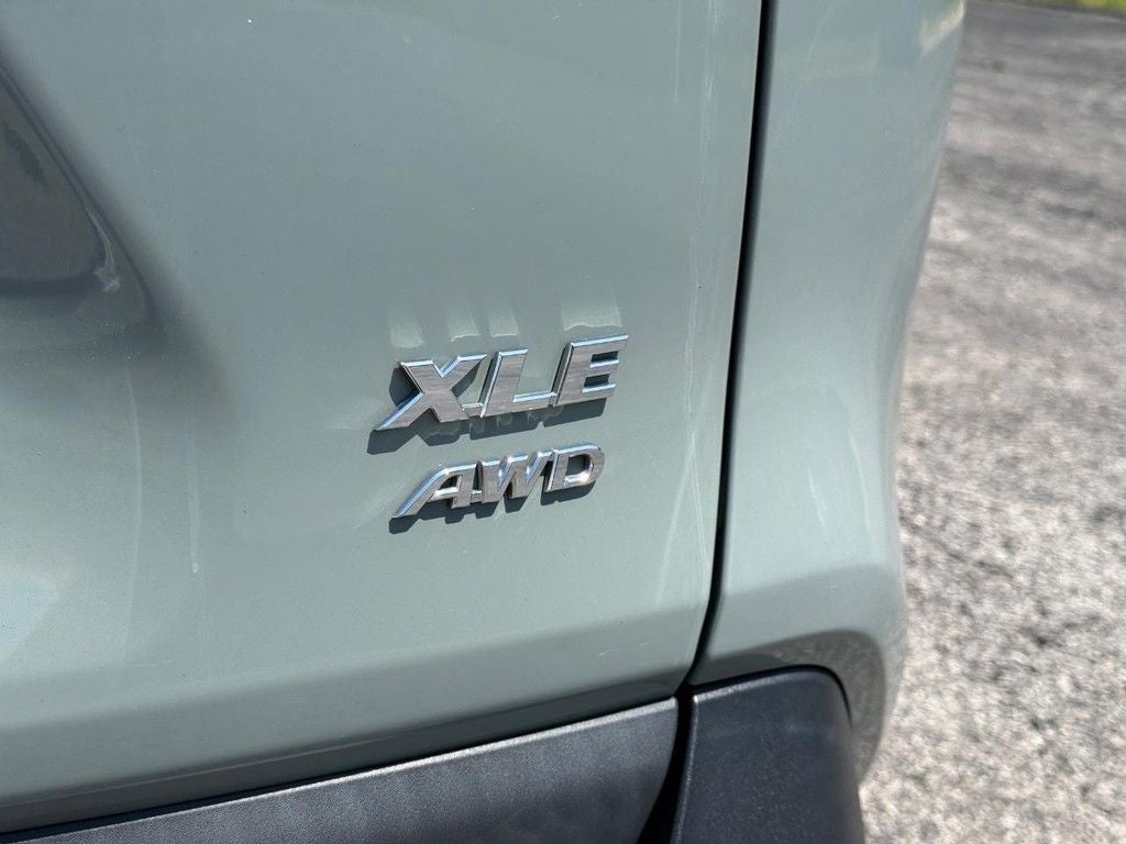 2021 Toyota RAV4 XLE