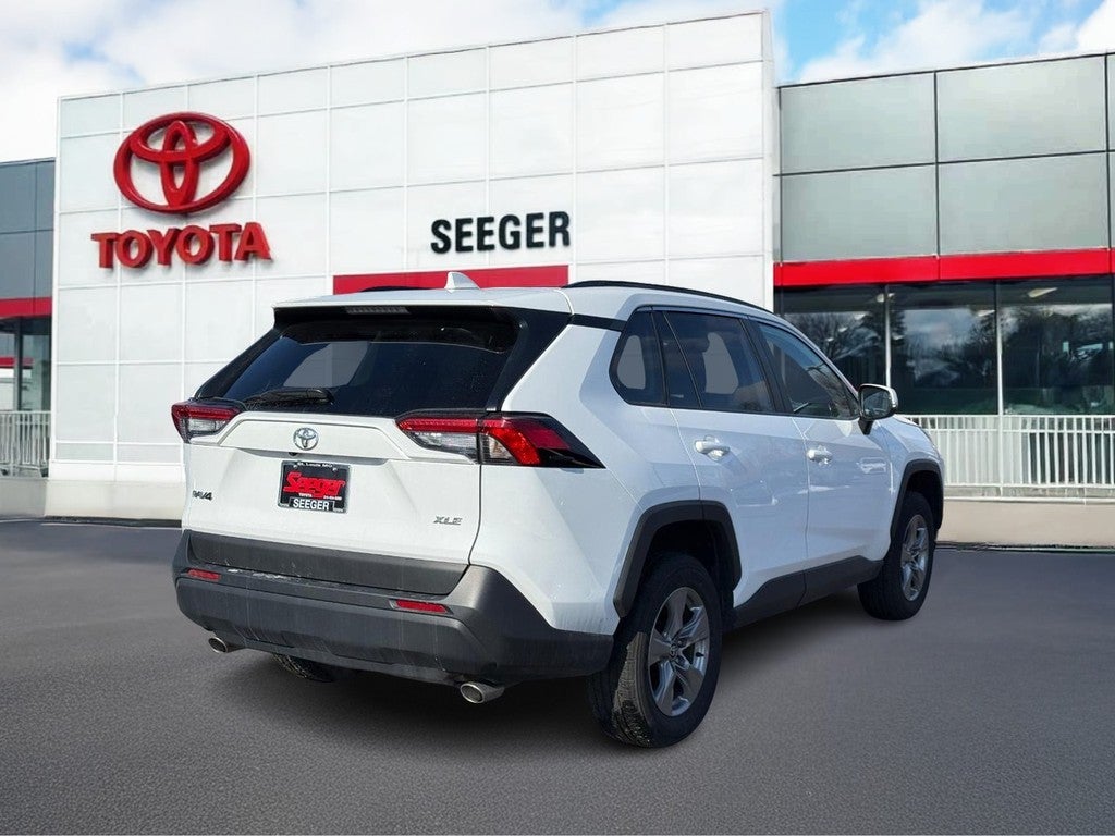 2025 Toyota RAV4 XLE FWD (Natl)