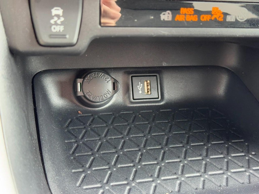 2025 Toyota RAV4 XLE FWD (Natl)