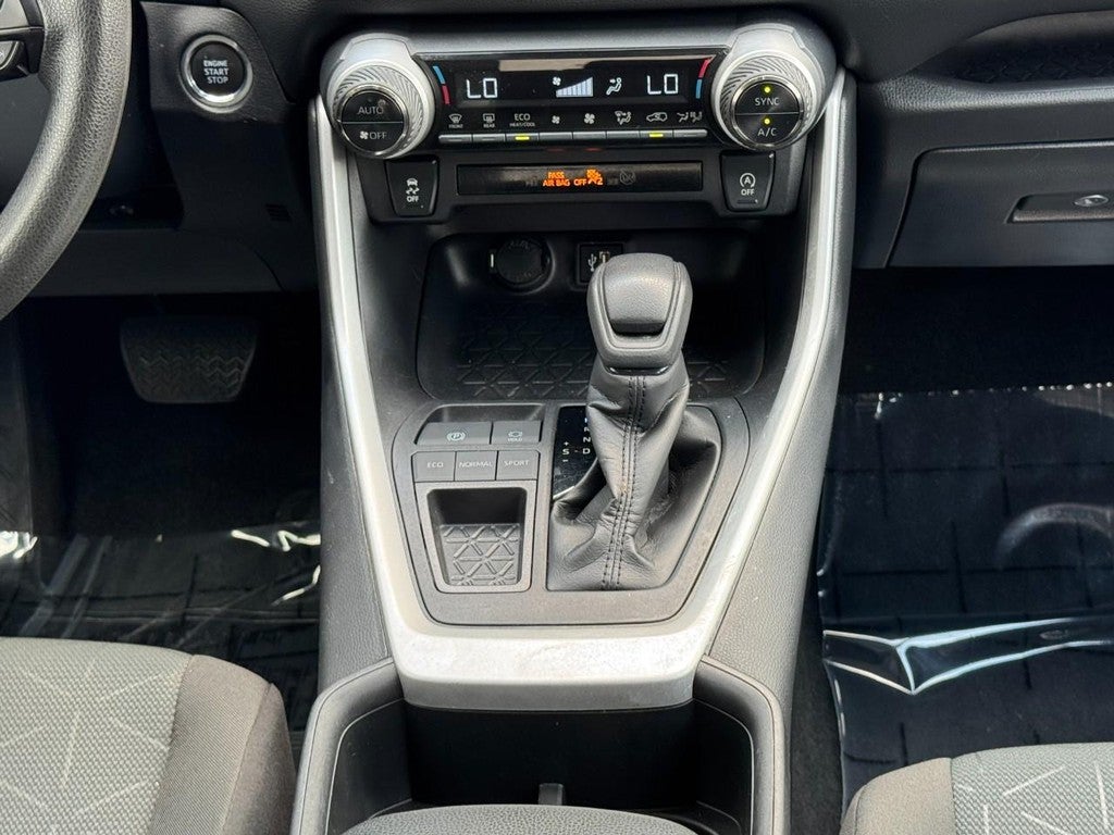 2024 Toyota RAV4 XLE FWD (Natl)