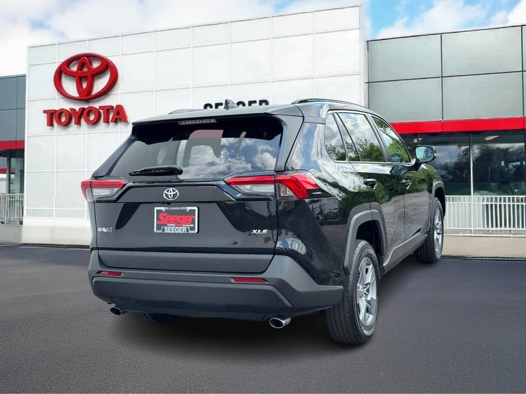 2024 Toyota RAV4 XLE FWD (Natl)
