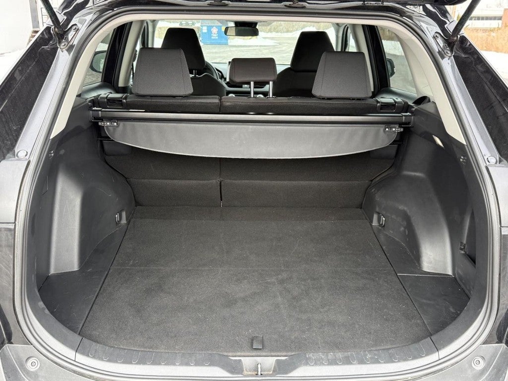 2025 Toyota RAV4 XLE FWD (Natl)