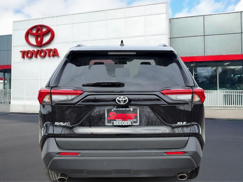 2025 Toyota RAV4 XLE FWD (Natl)