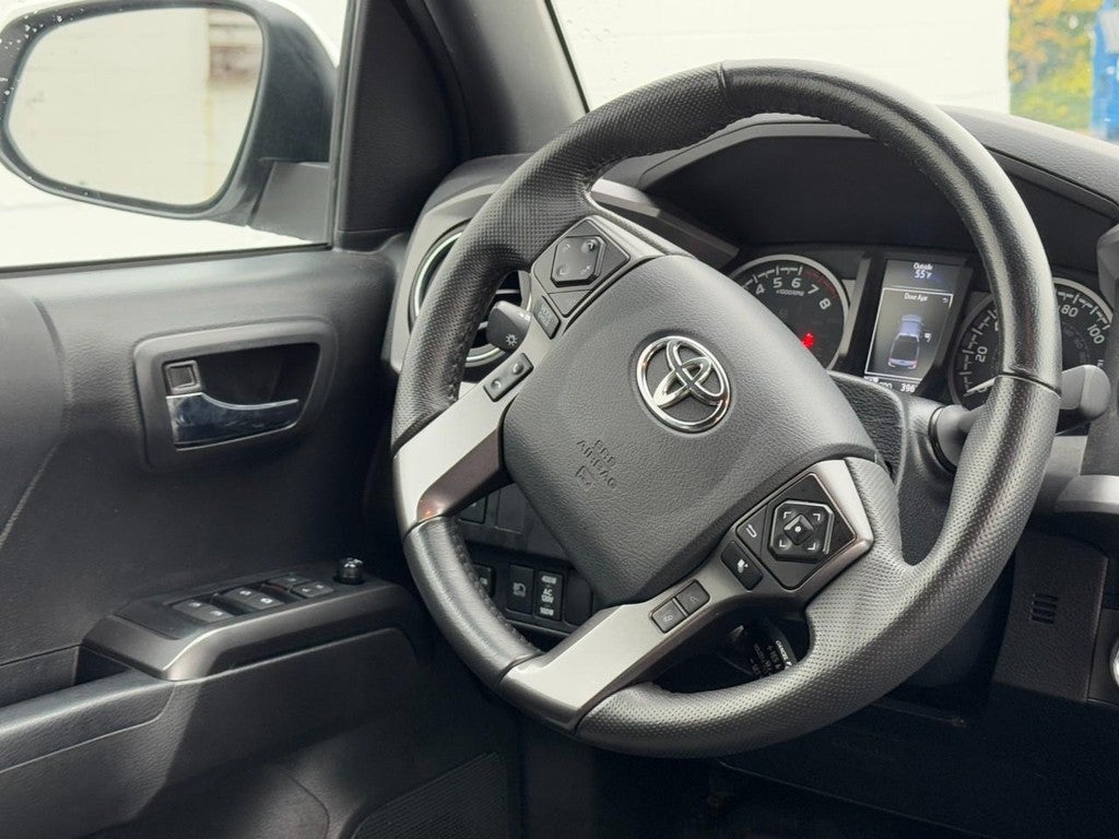 2023 Toyota Tacoma 4WD Double Cab 5' Bed V6 (Natl)