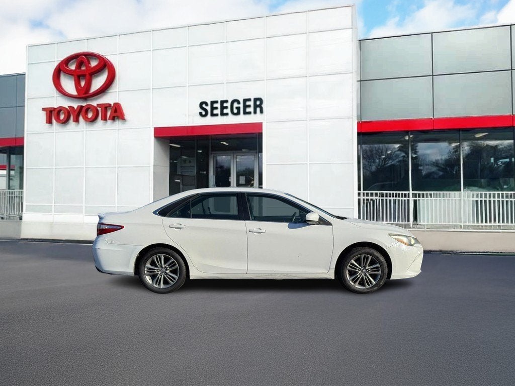 Used 2015 Toyota Camry SE with VIN 4T1BF1FK7FU920503 for sale in Saint Robert, MO
