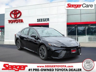 2025 Toyota CAMRY XLE