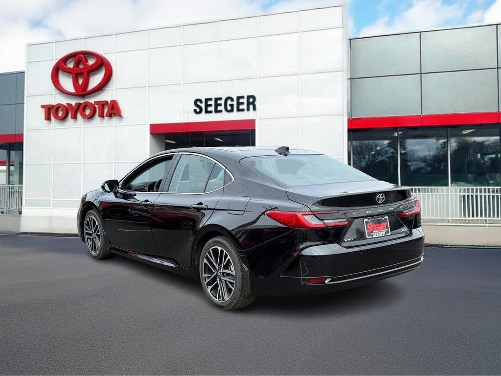 2025 Toyota CAMRY XLE