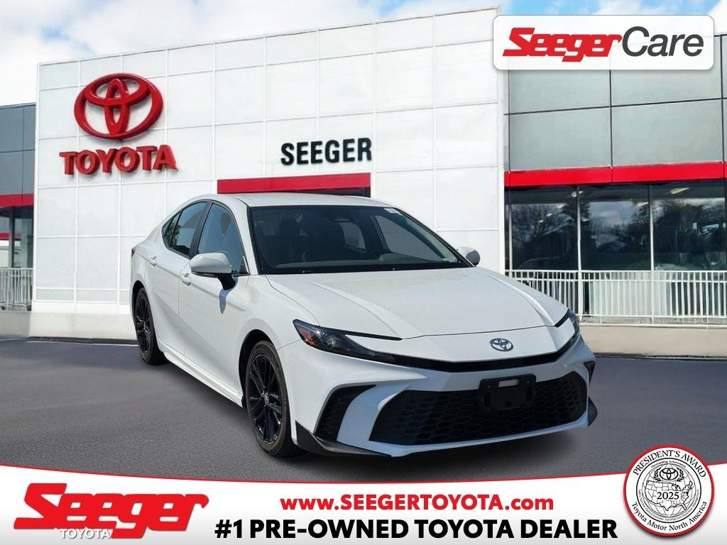 2025 Toyota Camry SE