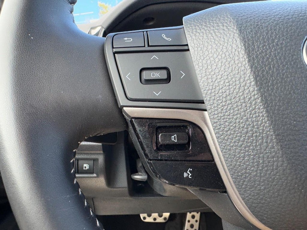 2025 Toyota Camry (Natl)