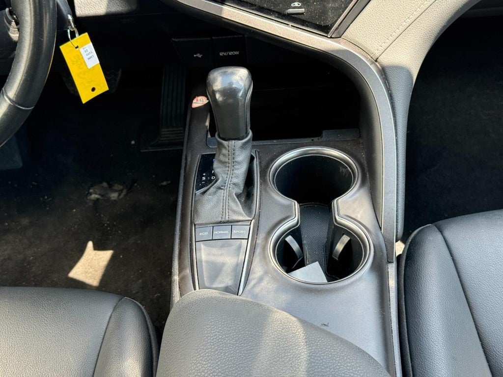 2023 Toyota Camry SE (Natl)