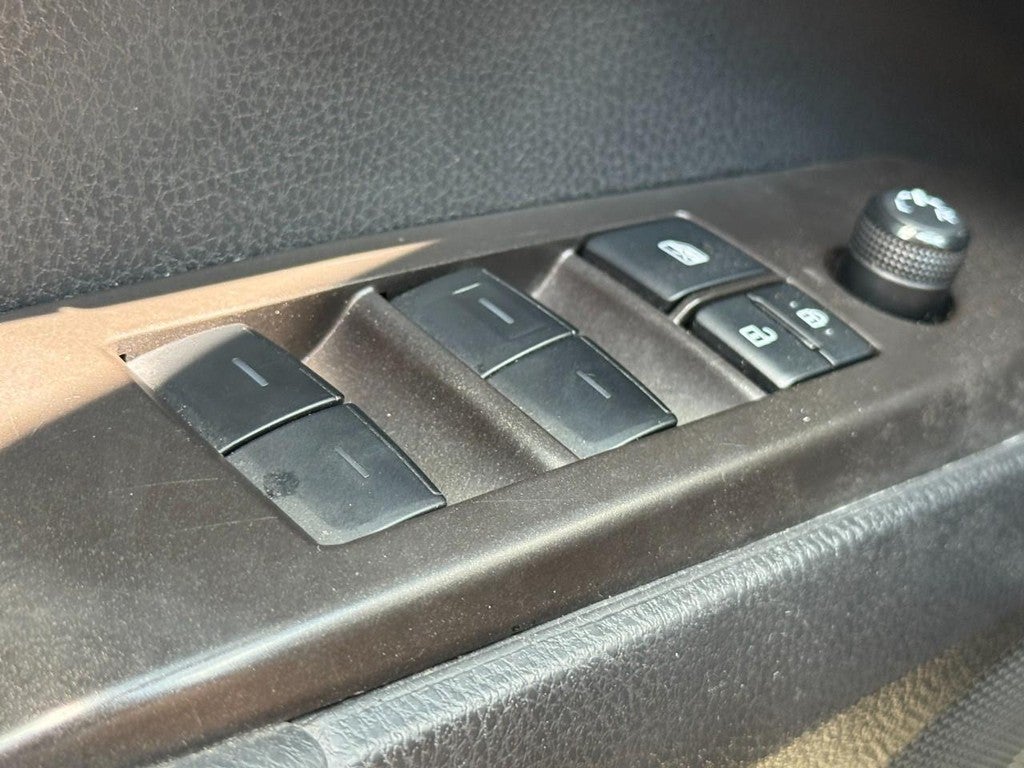 2023 Toyota Camry SE (Natl)