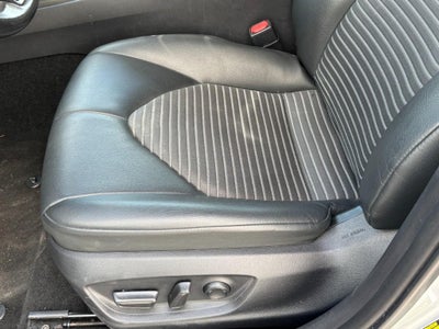 2023 Toyota Camry SE (Natl)