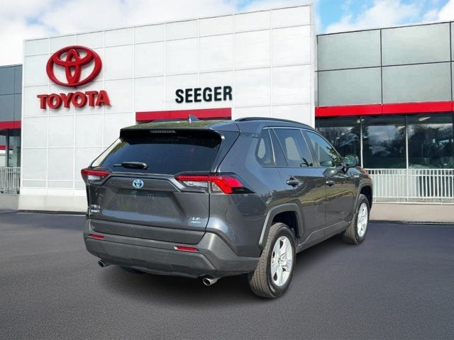 2020 Toyota RAV4 LE