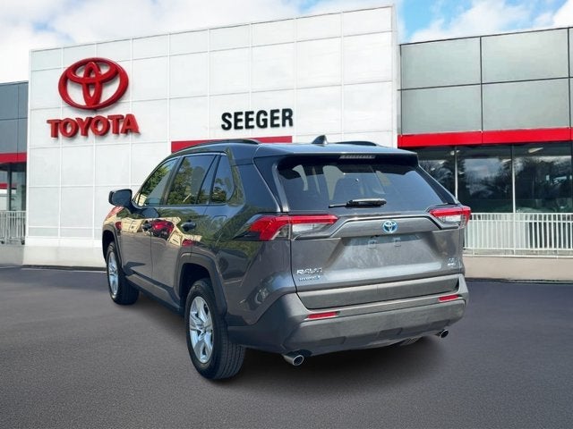 2020 Toyota RAV4 LE