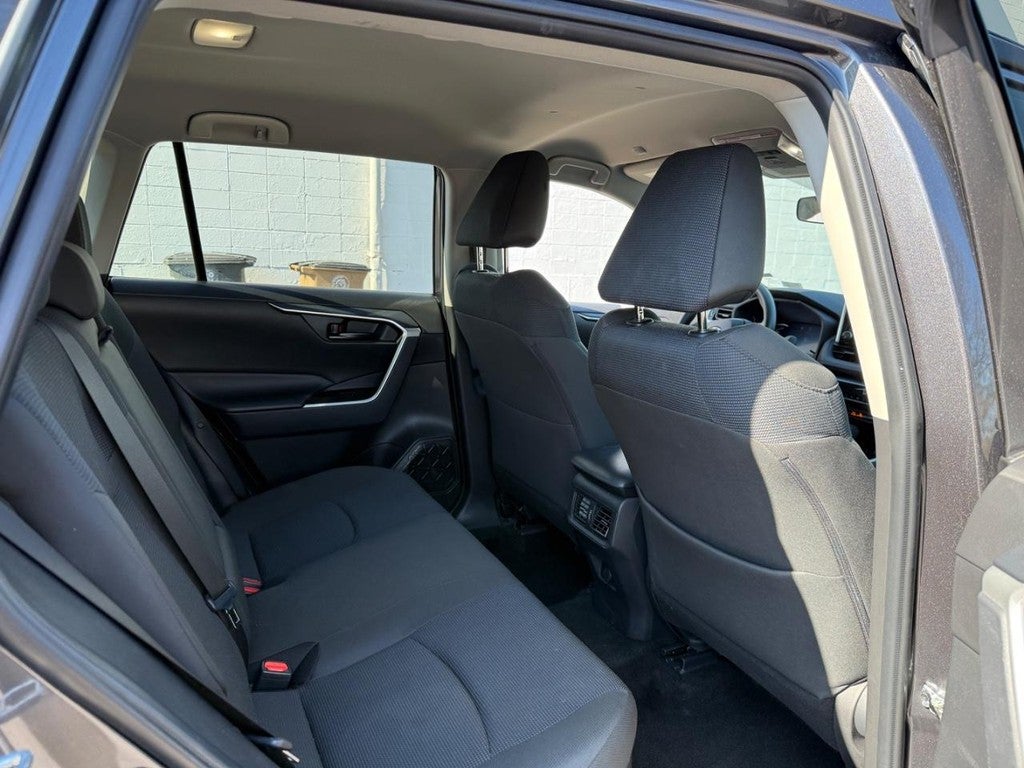 2025 Toyota RAV4 Hybrid LE AWD (Natl)