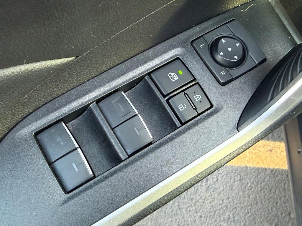 2025 Toyota RAV4 Hybrid XLE AWD (Natl)