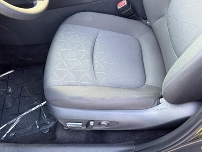 2025 Toyota RAV4 Hybrid XLE AWD (Natl)