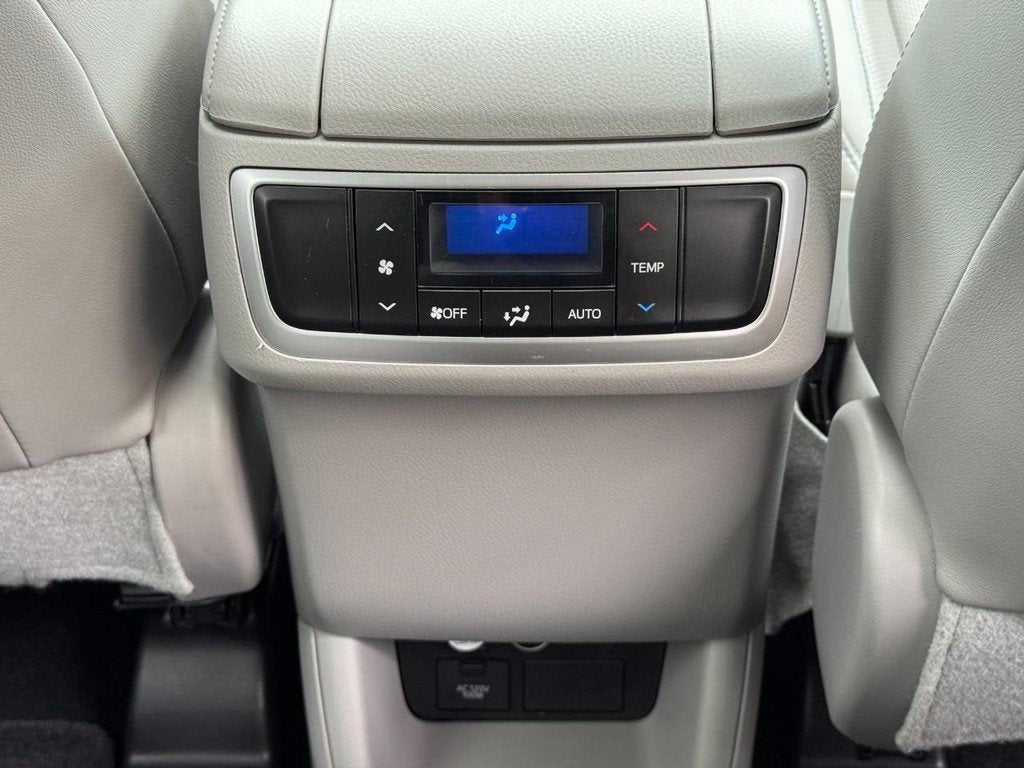 2016 Toyota Highlander Base