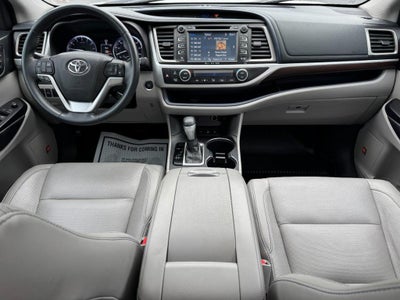 2016 Toyota Highlander Base