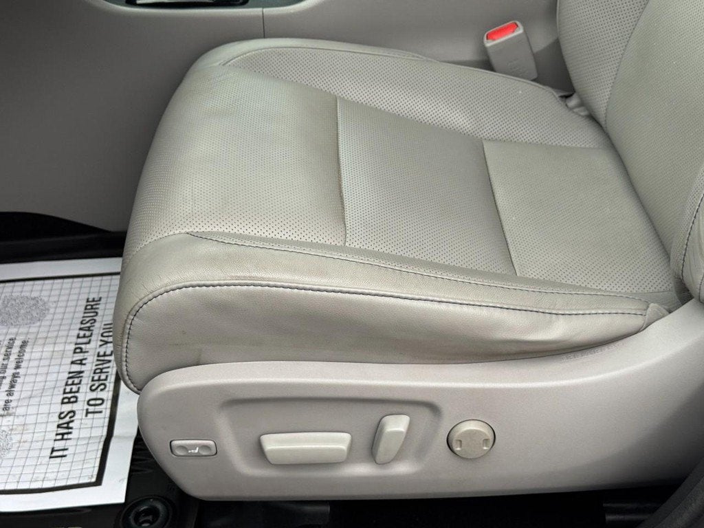 2016 Toyota Highlander Base