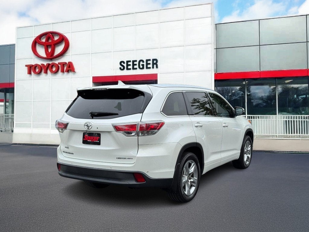 2016 Toyota Highlander Base