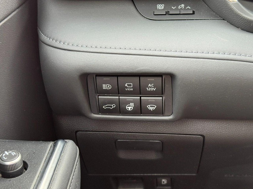 2022 Toyota Highlander Hybrid Platinum