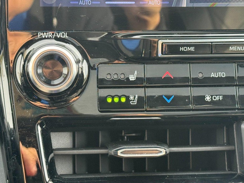 2022 Toyota Highlander Hybrid Platinum