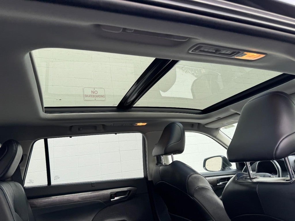 2022 Toyota Highlander Hybrid Platinum AWD (Natl)