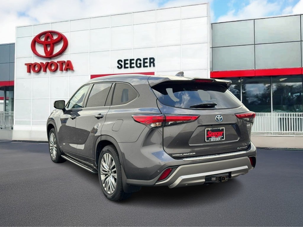 2022 Toyota Highlander Hybrid Platinum AWD (Natl)