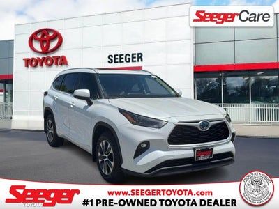 2022 Toyota Highlander Hybrid XLE