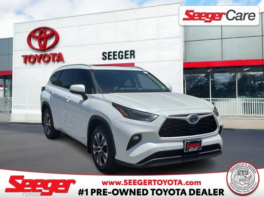 2022 Toyota Highlander Hybrid XLE