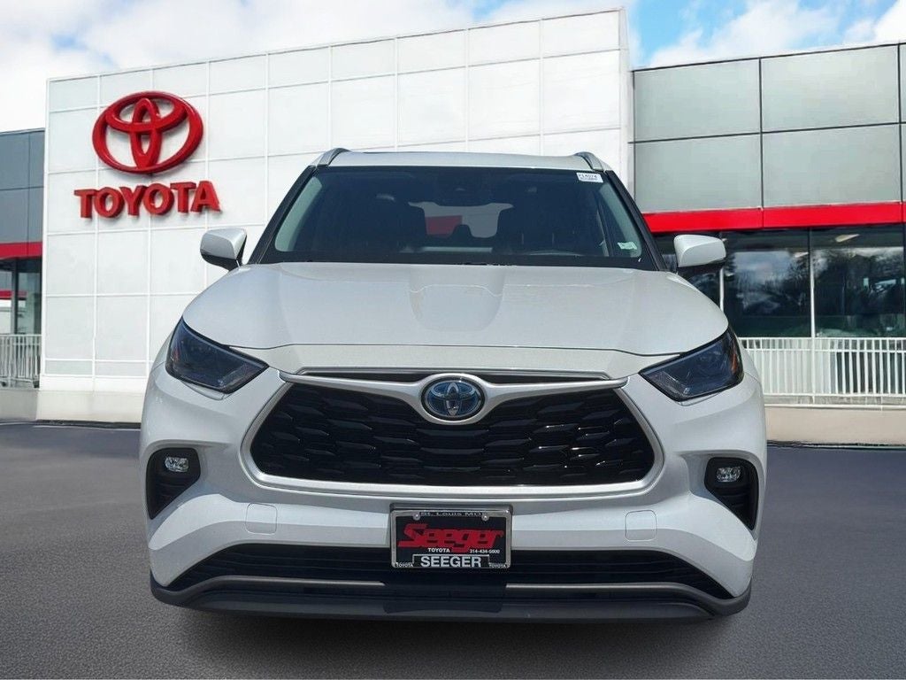 2022 Toyota Highlander Hybrid XLE