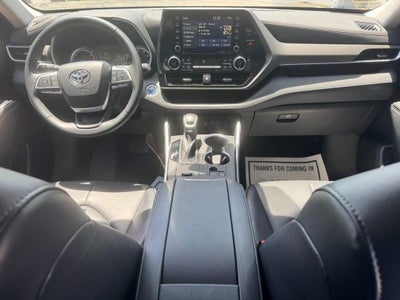 2022 Toyota Highlander Hybrid XLE