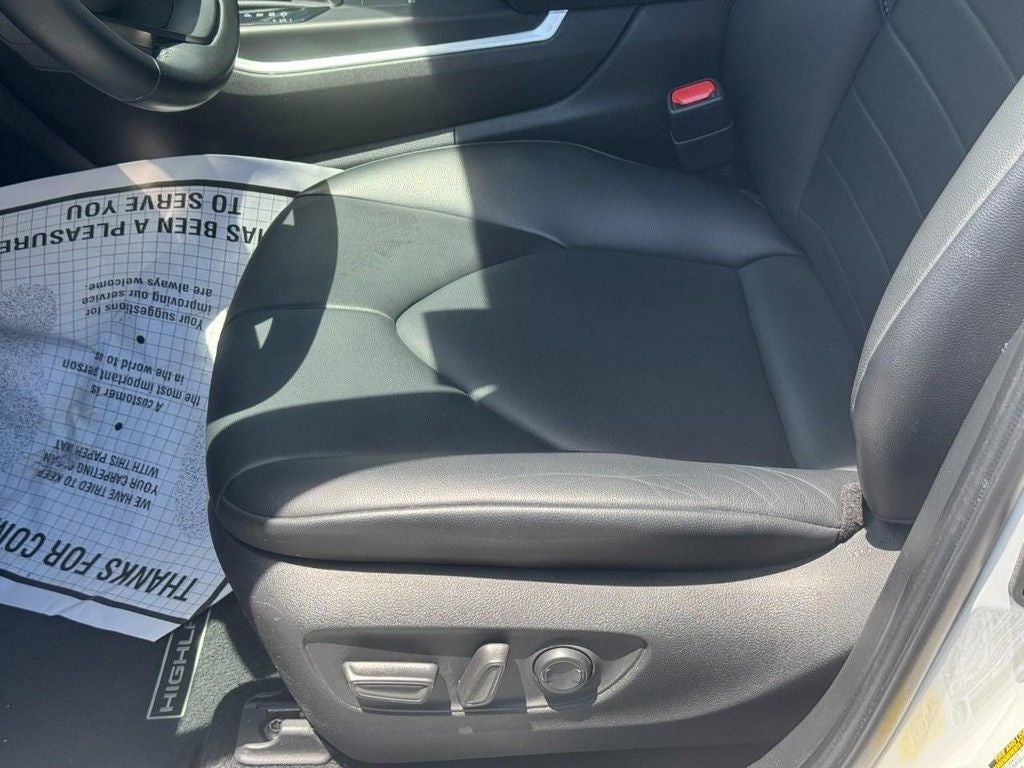 2022 Toyota Highlander Hybrid XLE