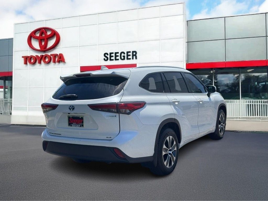 2022 Toyota Highlander Hybrid XLE