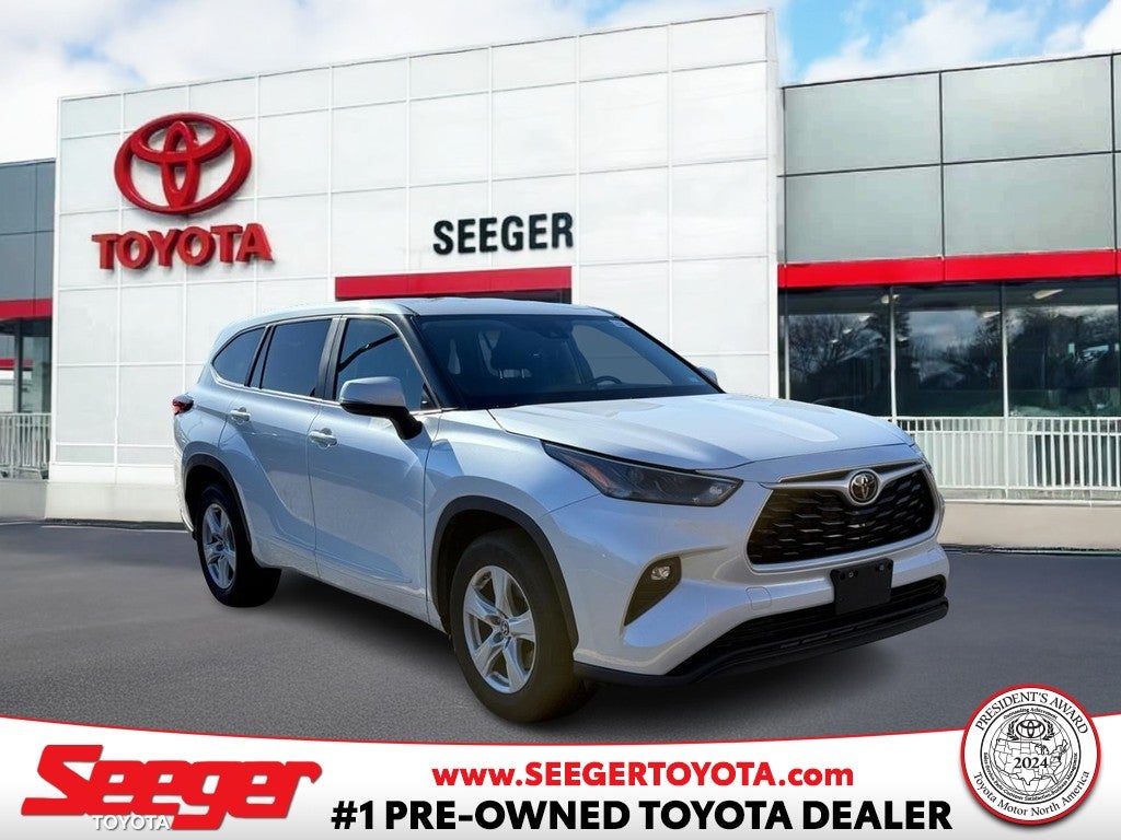 2023 Toyota Highlander LE FWD (Natl)