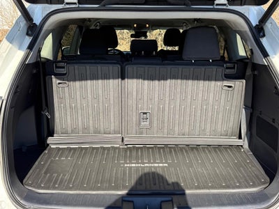 2023 Toyota Highlander LE FWD (Natl)