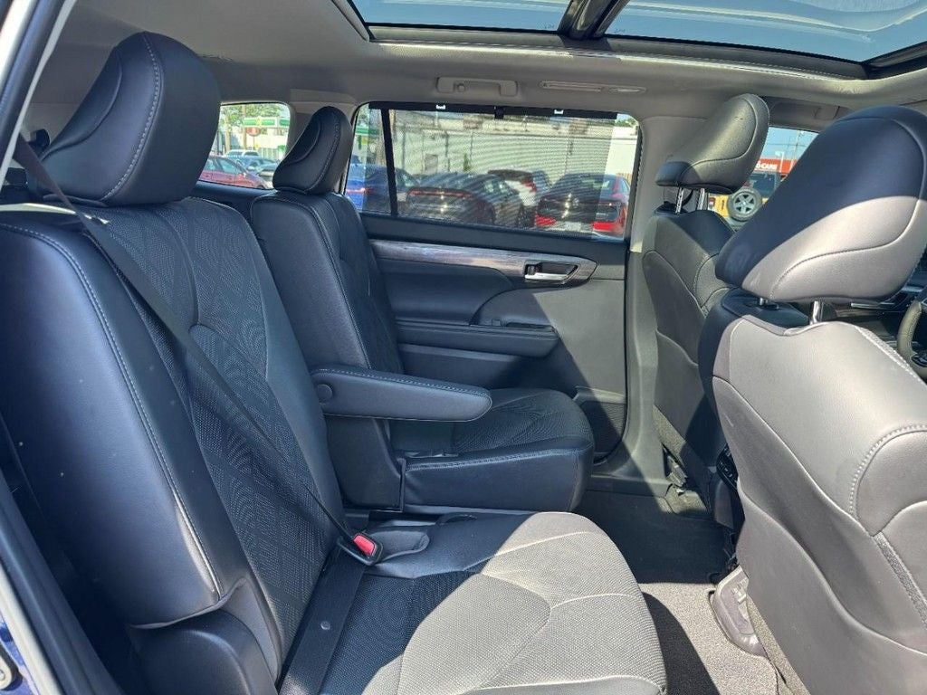 2023 Toyota Highlander Platinum