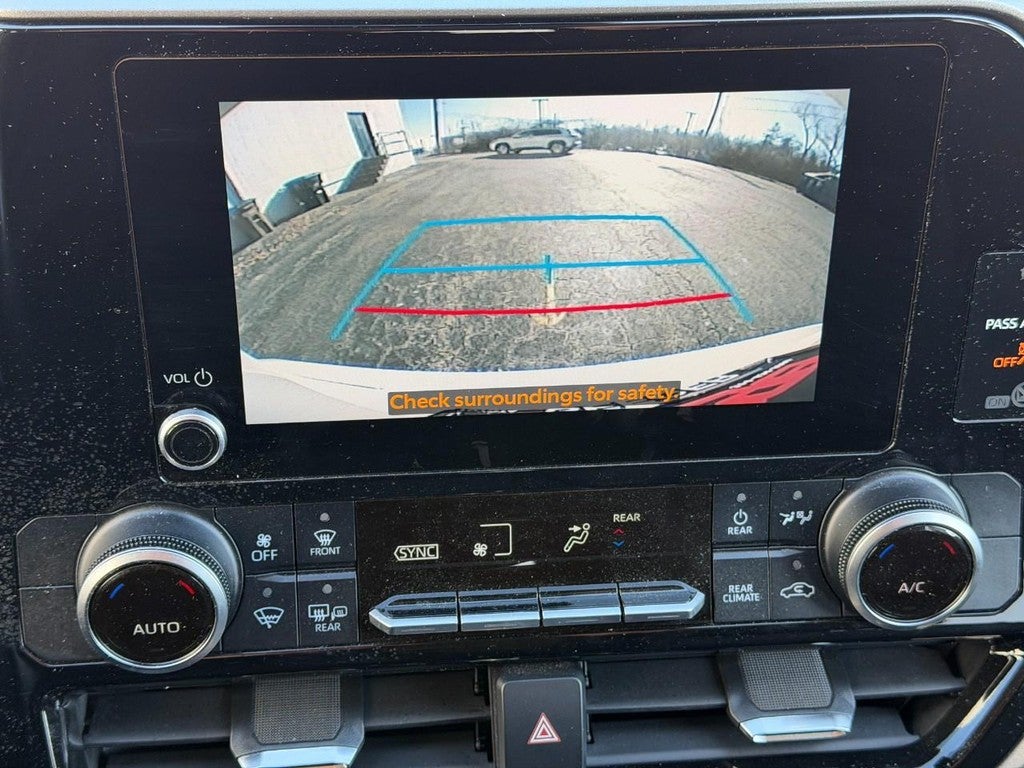 2023 Toyota Highlander LE FWD (Natl)