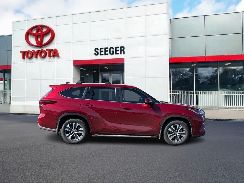 2023 Toyota Highlander XLE FWD (Natl)
