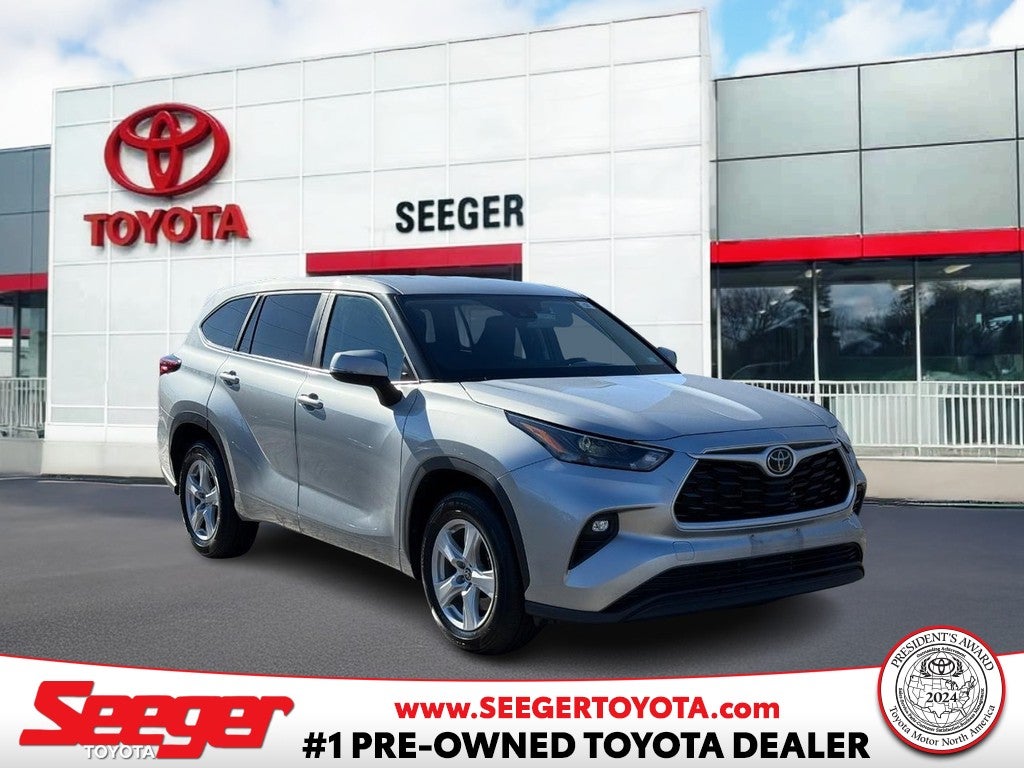 2023 Toyota Highlander LE FWD (Natl)