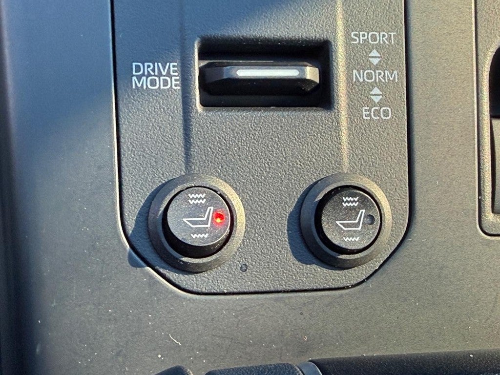 2023 Toyota Highlander LE FWD (Natl)