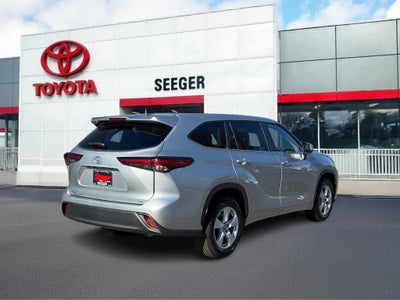 2023 Toyota Highlander LE FWD (Natl)
