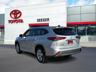 2023 Toyota Highlander LE FWD (Natl)